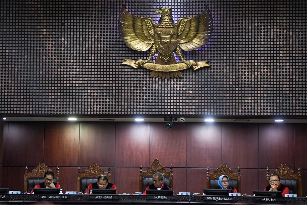 Efek Ganda Putusan MK dan Mitigasinya