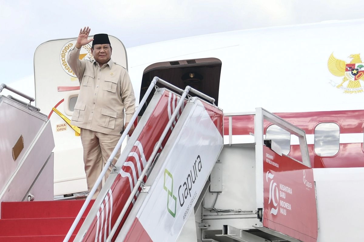 Prabowo Minta Basarnas Tanggap Darurat Selamatkan Korban Kapal Tenggelam di Selat Bali
