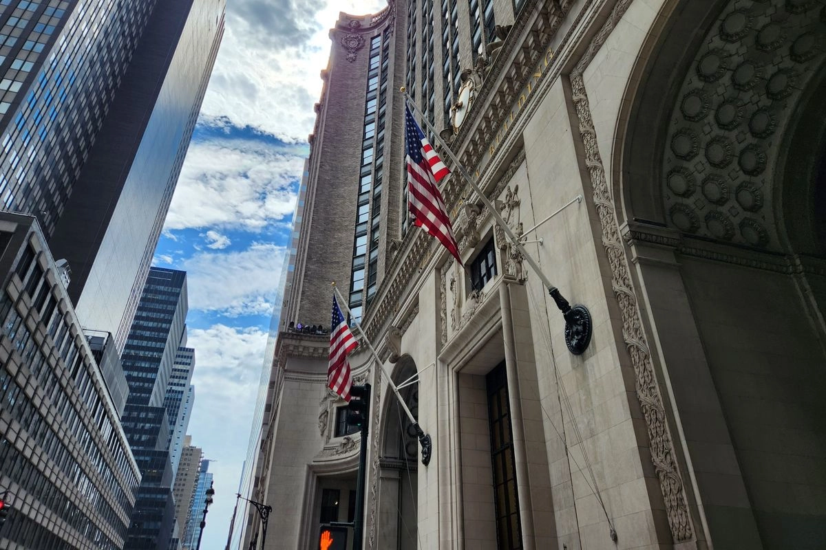 Schroders Naikkan Prospek Obligasi Korporasi Global, Risiko Resesi AS Dinilai Mereda
