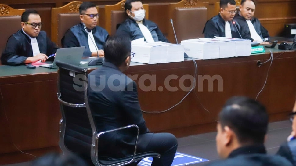 Terungkap! Hasto Pakai Nomor Luar Negeri untuk Sembunyikan Jejak Harun Masiku?