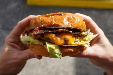 Sering Makan Fast Food Bisa Bikin Cepat Lupa, Ini Penelitiannya