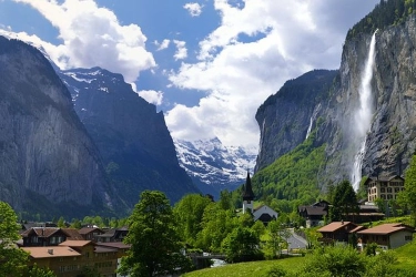 Tempat El Rumi Lamar Syifa Hadju, Lauterbrunnen di Pegunungan Alpen Swiss