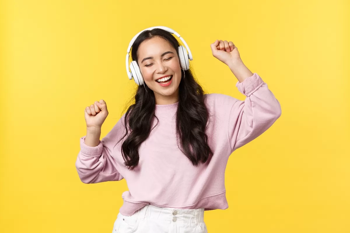 5 Cara Aman Pakai Headphone agar Telinga Tidak Rusak dan Terhindar dari Gangguan Pendengaran