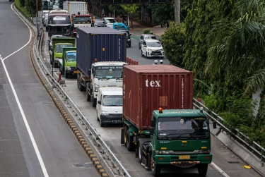 Kemnaker Ingatkan Jam Kerja Sopir Logistik Maksimal 8 Jam, Wajibkan Pengusaha Pakai 2 Sopir untuk Trayek Jauh