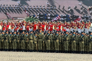 Anggota DPR Anggap Wajar Pengadaan Seragam Baru TNI: Harga Sama, Hanya Ganti Warna