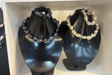 Apa Bedanya Mutiara Hitam dan Mutiara Putih? Ini Jawaban Pakar