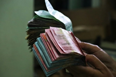 Rupiah Terus Melemah, Simak Kurs Rupiah di 5 Bank Besar Indonesia
