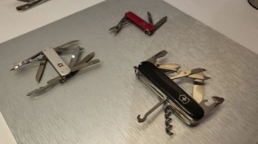 Rahasia Traveler Pro: Mengapa Swiss Army Knife Wajib Dibawa dalam Perjalanan!