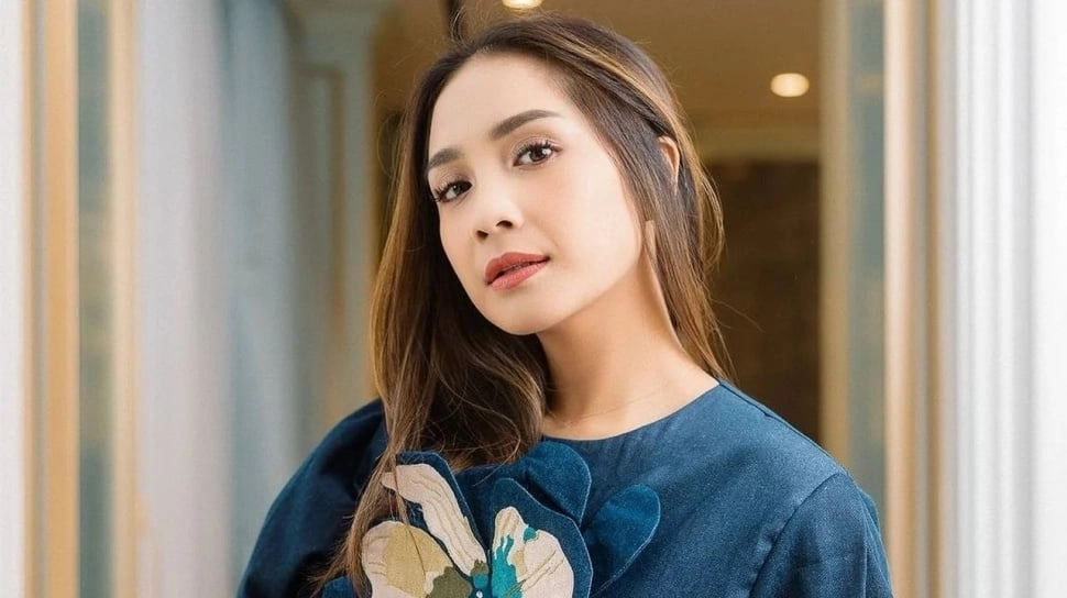 Seberapa Kaya Nagita Slavina? Bikin Heboh Pakai Baju Polos Seharga Rp144 Juta