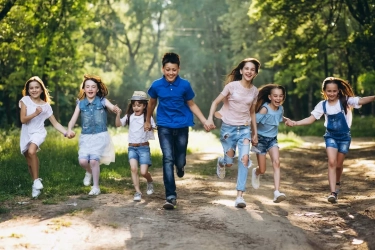 10 Ritual Masa Kecil di Perkotaan yang Menggambarkan Uniknya Pertumbuhan Anak-anak Kota Besar