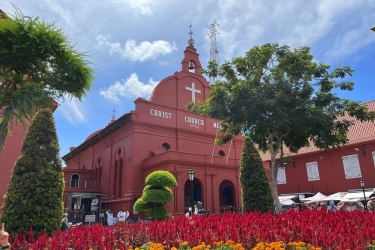 Gedung Pemerintah Kolonial Belanda Tertua ada di Melaka Malaysia, Warnanya Unik