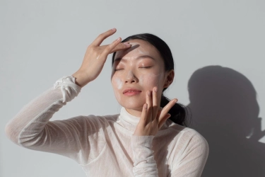 Jangan Cuma Sekali, Ini Alasan Harus Reapply Sunscreen Tiap 3 Jam