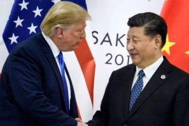 Trump Mau Naikkan Tarif 100 Persen, China Balas 