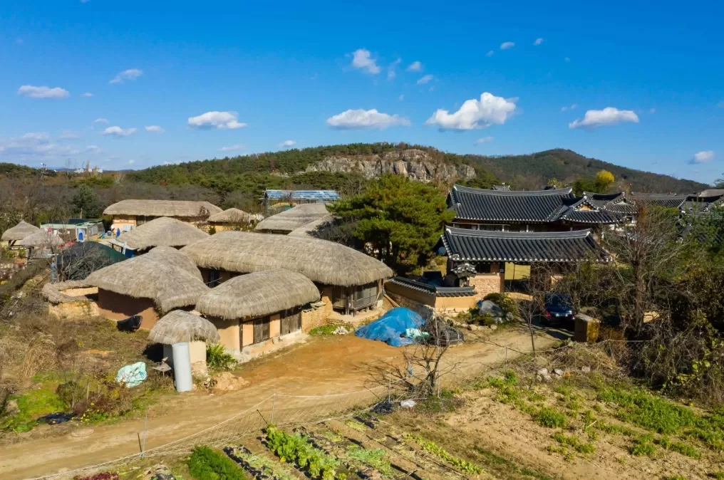 Andong Hahoe Folk Village: Desa yang Menghidupkan Masa Lalu Korea