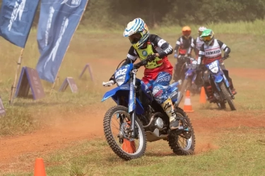 Yamaha Ajarkan Rahasia Maksimalkan WR155 dan YZ125X di Medan Off Road pada Para Bikers
