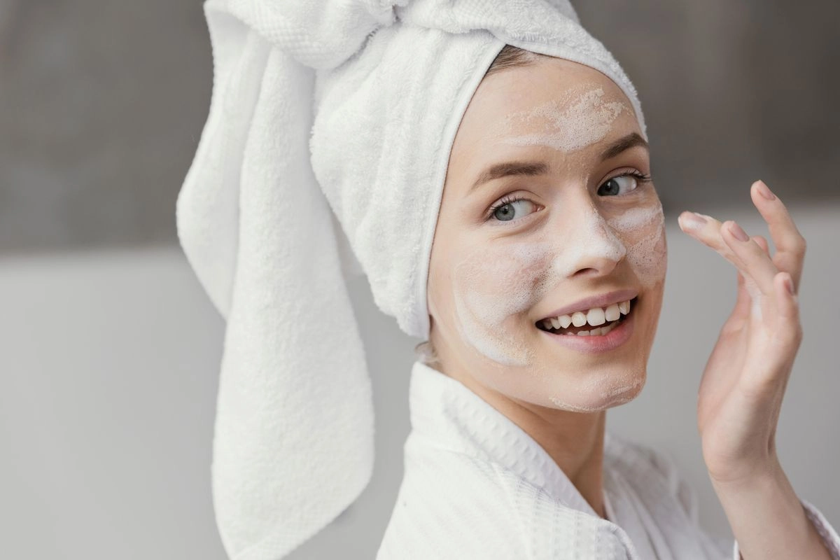 3 Tahapan Triple Cleansing agar Kulit Wajah Lebih Bersih dan Sehat