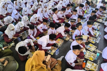 MBG: Dari Janji Kampanye ke Meja Sekolah