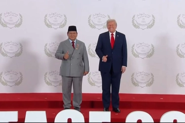 Senyum Lebar Trump dan Jempol buat Prabowo di KTT Perdamaian Gaza