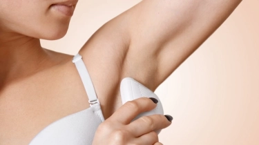 Ketiak Hitam Bikin Gak Percaya Diri? Ini 5 Deodorant Pencerah yang Bisa Dicoba