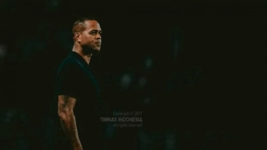 Media Belanda Sebut Kluivert Ragu Masa Depannya di Timnas Indonesia