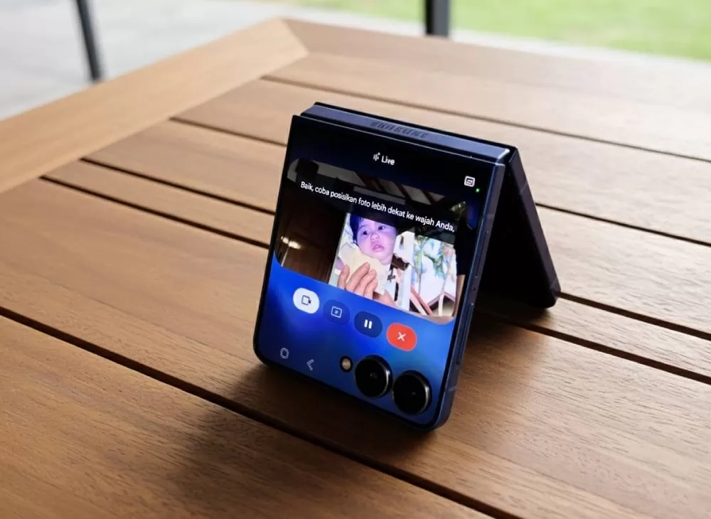 3 Fitur Gemini AI di Galaxy Z Flip7 yang Bikin Ngonten Auto Aesthetic dan Penuh Makna