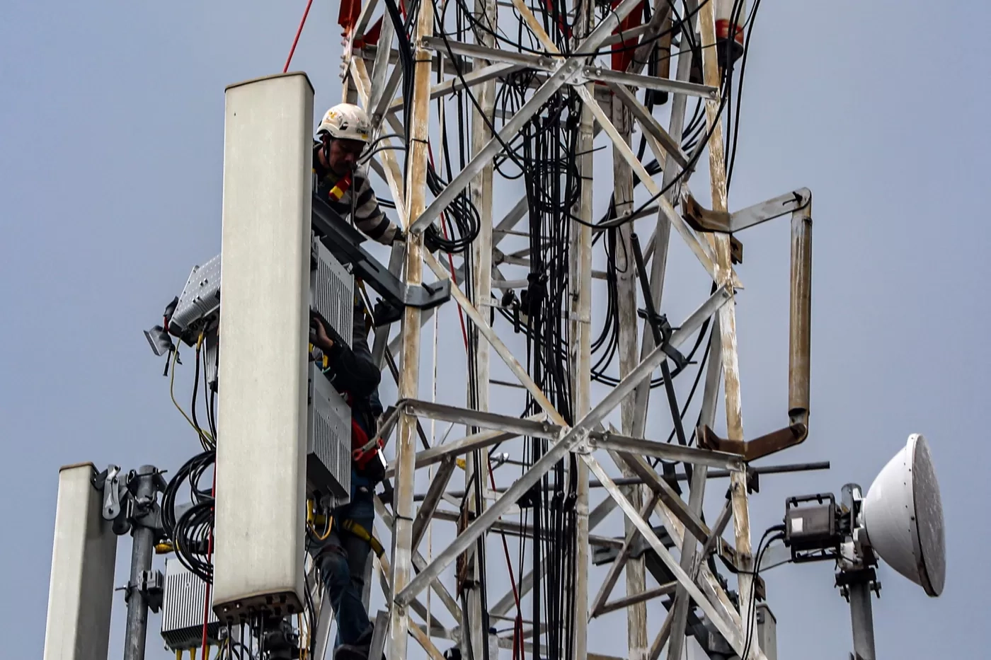 Kalahkan Telkom, Surge dan MyRepublic Keluar sebagai Pemenang Lelang Frekuensi 1,4 Ghz