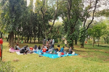 4 Tips Berkunjung ke Taman Cattleya, Sesuaikan Outfit