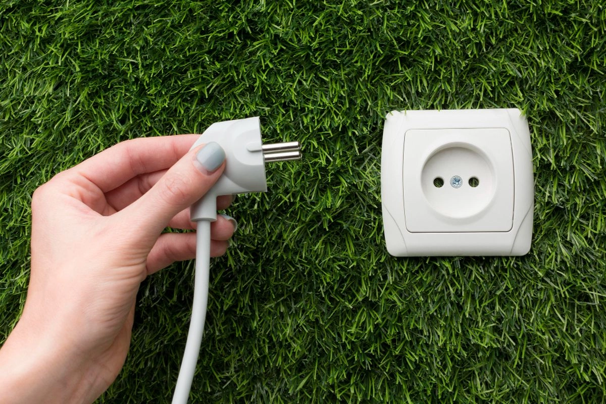 Sering Colok Elektronik Meski Tak Digunakan? Hati-hati Phantom Power yang Bikin Boncos Tagihan Listrik