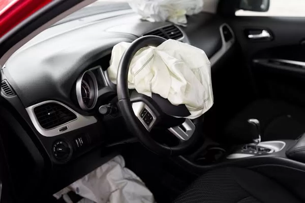 Lampu Indikator Airbag Menyala? Kenali 5 Penyebabnya!