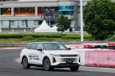 Omoda O9 SHS Tunjukkan Performa Maksimal Saat Pengujian di Sirkuit Tianma