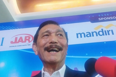 Belajar dari Whoosh, Luhut Sarankan Proyek Kereta Cepat Jakarta-Surabaya Lebih Hemat