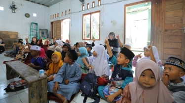 Pojok Literasi di Muara: Bukti Nyata Dongeng Bentuk Generasi Penerus yang Cerdas dan Berkarakter