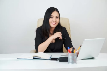 Cerdas Tanpa Drama: 9 Cara Orang Bijak Menunjukkan Kepintaran Mereka Secara Tenang