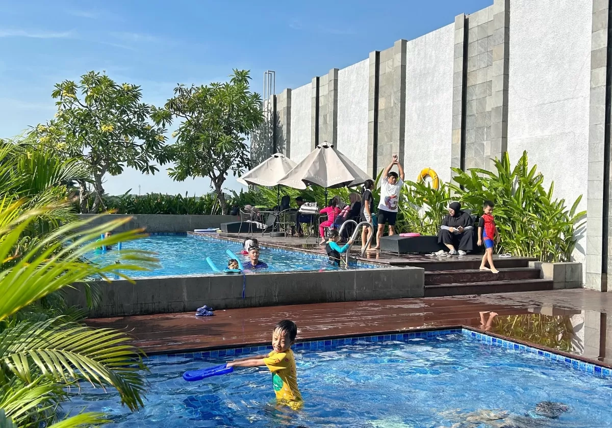 Top 7 Hotel Murah di Sidoarjo dengan Fasilitas Kolam Renang dan Dekat Tempat Wisata, Cocok untuk Staycation Bersama Keluarga