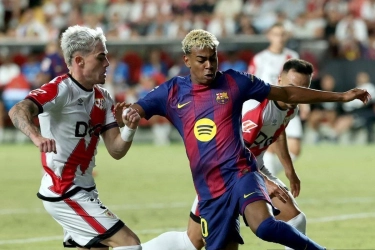 Hansi Flick Tak Pilih Kasih, Rumor Yamal dan Rashford Omong Kosong