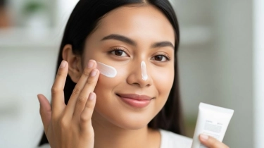 5 Sunscreen yang Gak Lengket di Wajah, Nyaman Dipakai saat Cuaca Panas