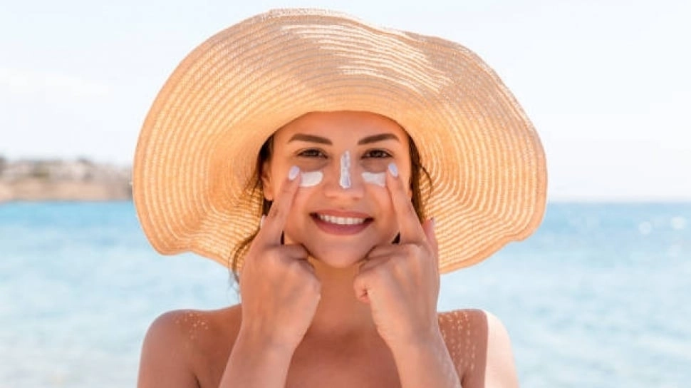 Apakah Sunscreen Bisa Menghilangkan Kerutan? Coba 5 Tabir Surya Ini untuk Anti Aging