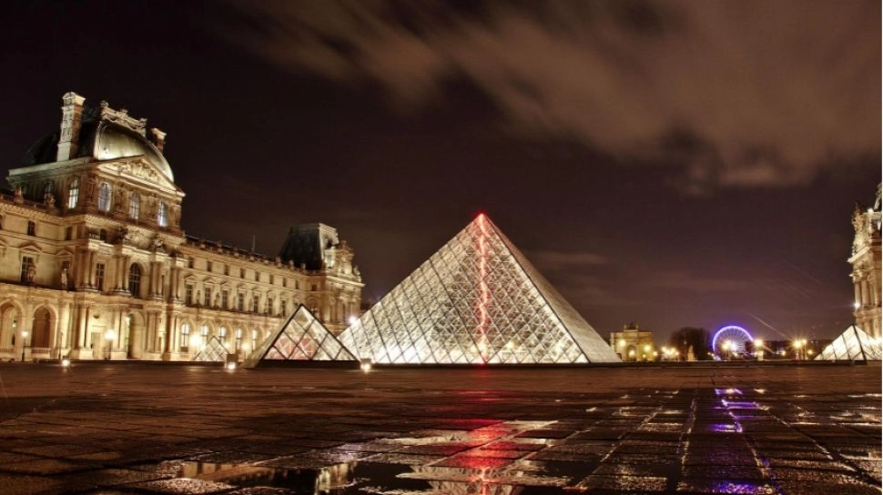 Pencurian Kilat di Museum Louvre, Perhiasan Tak Ternilai Raib