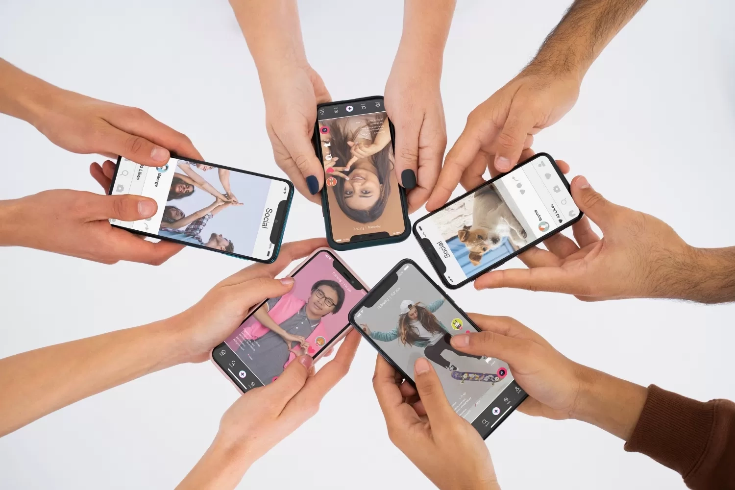 Tiongkok Wajibkan Influencer Punya Sertifikat dan Cantumkan Gelar Akademik