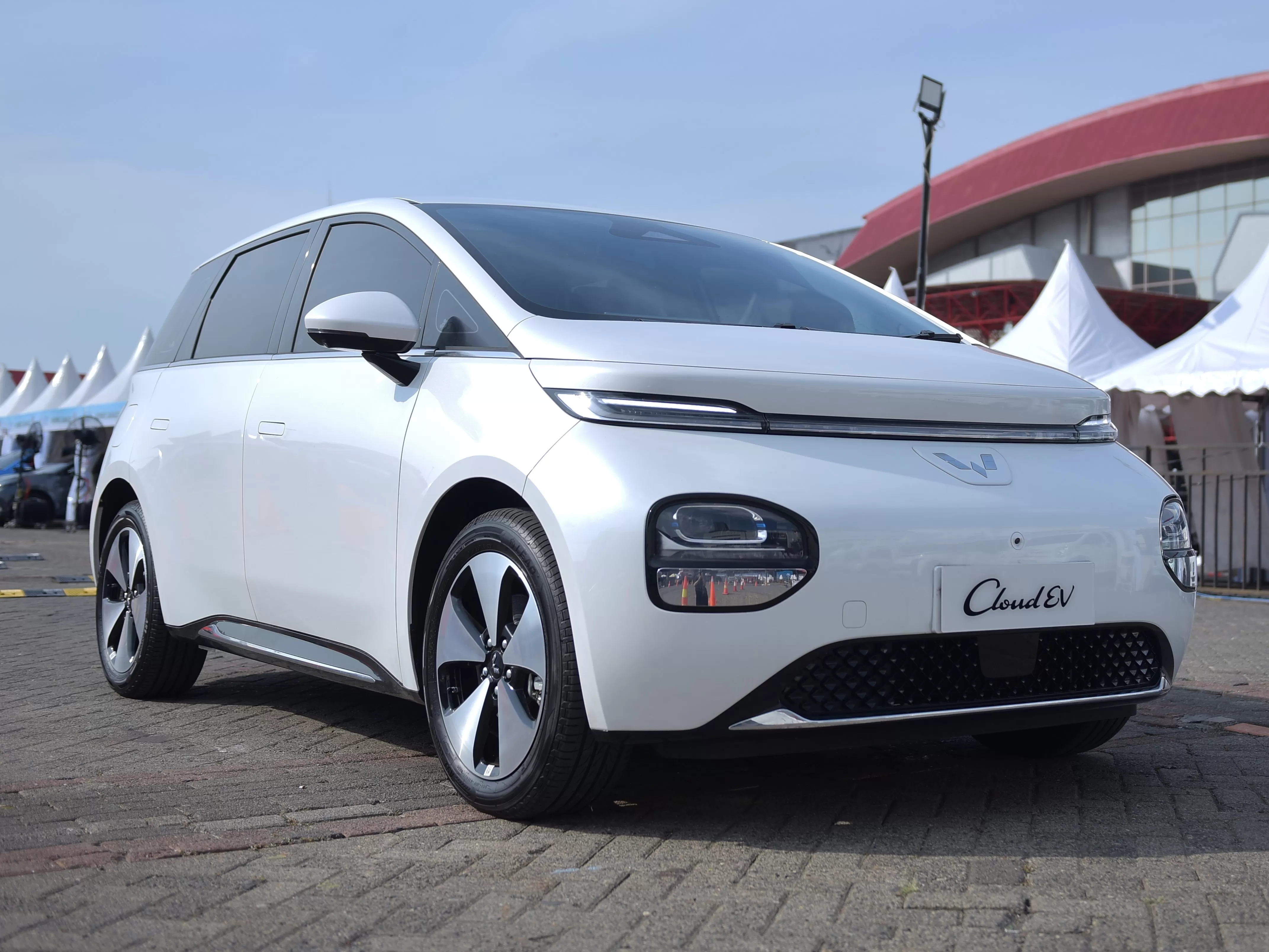 Wuling Cloud EV, Teman Nyaman yang Kuasai Segmen Medium Hatchback EV di Indonesia!
