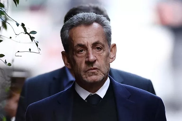 Belum Genap Sehari Ditahan, Nicolas Sarkozy Hadapi Ancaman Pembunuhan dari Narapidana La Sante