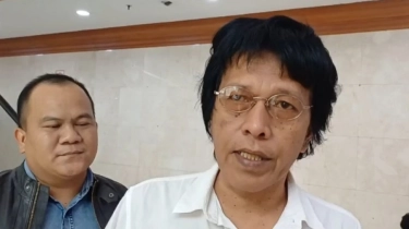 Adian Napitupulu 'Sentil' Proyek Whoosh: Bongkar Biaya Bengkak, Siapa yang Negosiasi Awal?
