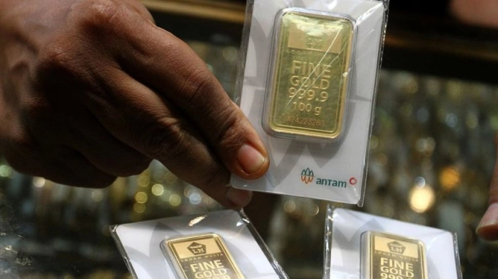 Harga Emas Antam Buat Investor Panas Dingin
