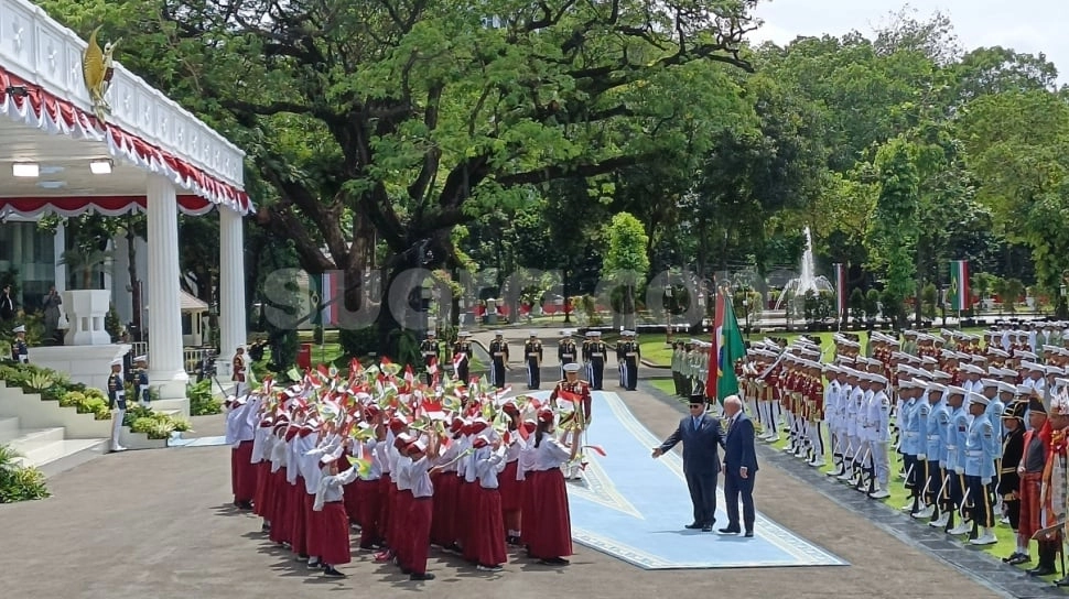 Pakai Kacamata Hitam, Begini Momen Prabowo Sambut Kunjungan Presiden Brasil Lula di Istana Merdeka