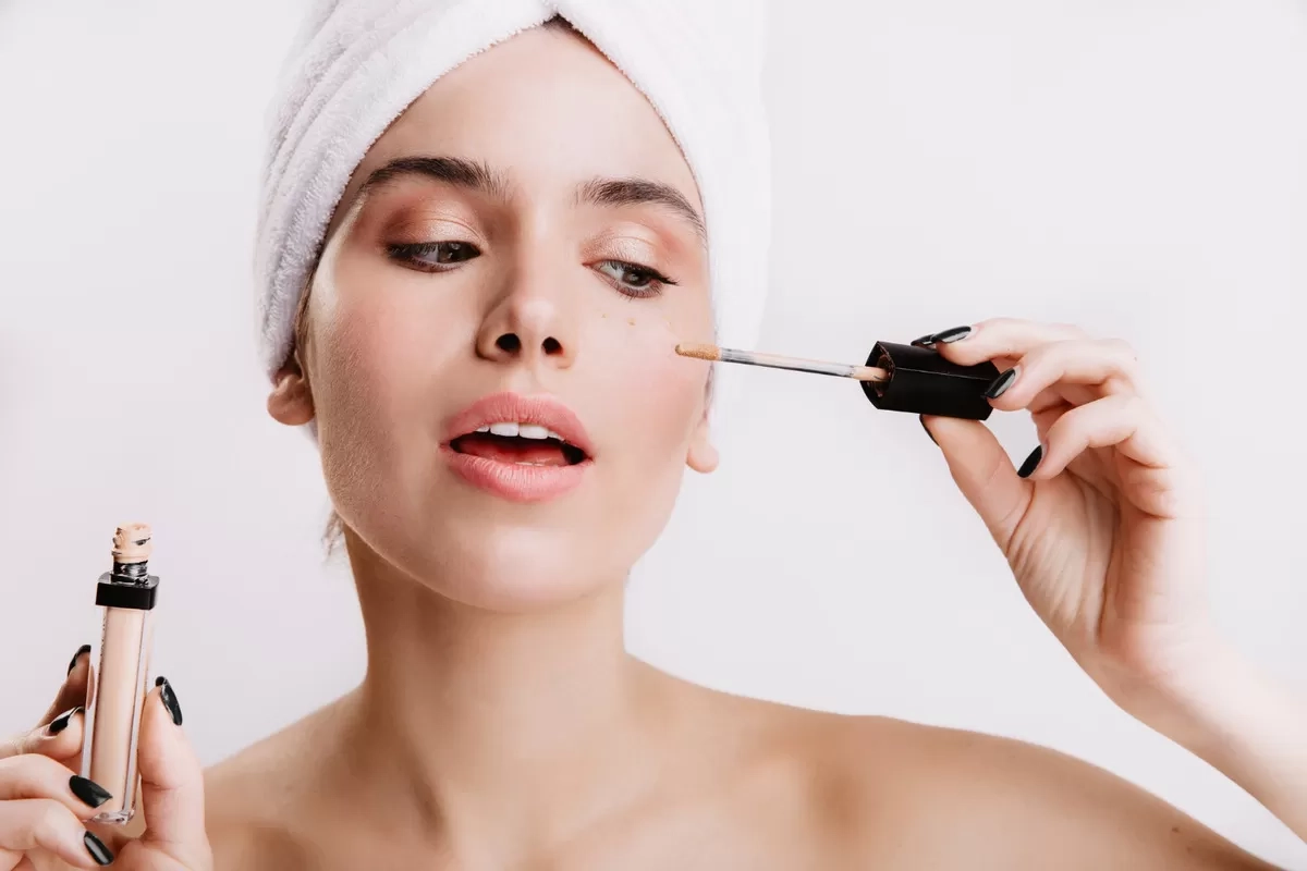 Kuasai 8 Cara Pakai Concealer dengan Teknik Profesional untuk Wajah Cerah dan Sempurna