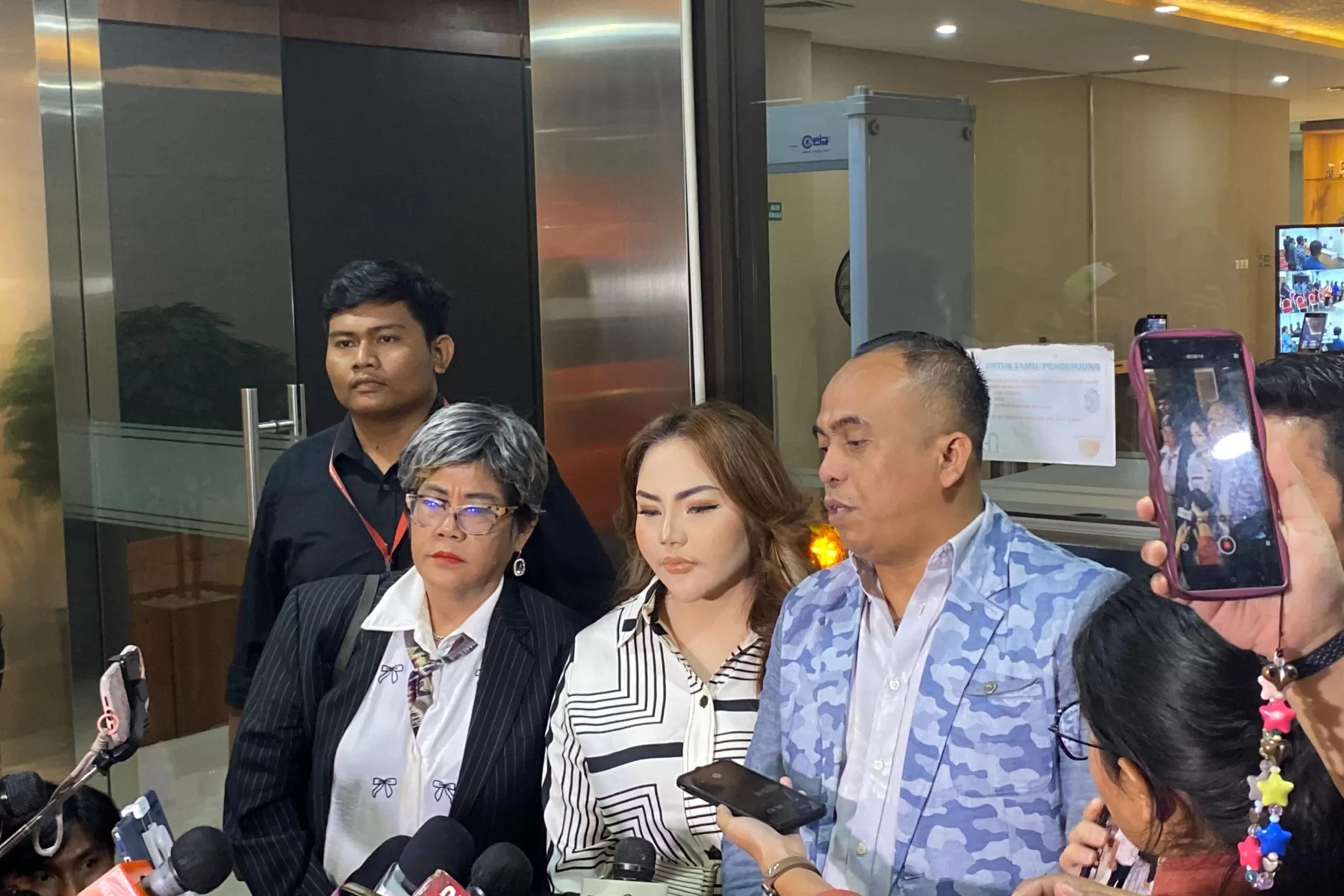 Polisi Ungkap Alasan Lisa Mariana Tidak Ditahan Usai Jalani Pemeriksaan Sebagai Tersangka