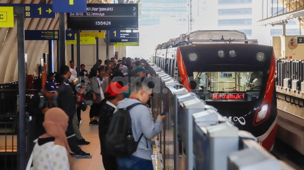 LRT Jabodebek Gangguan Hingga Pengguna Jalan di Pinggir Rel, Apa Penyebabnya?