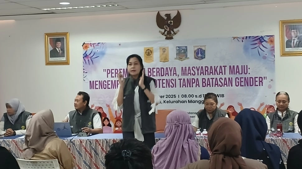 Perempuan Berdaya, Masyarakat Maju: FEB UI Selenggarakan Pelatihan di RW 11 Manggarai