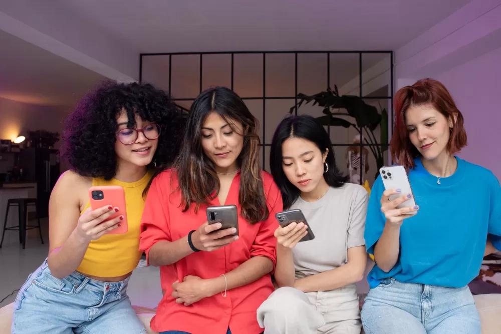 10 Kebiasaan Online yang Sering Dianggap Biasa, Padahal Bisa Merusak Nama Baik Anda