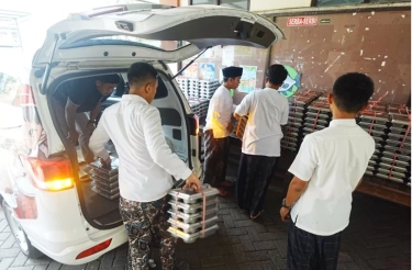 Siswa SMP Negeri 1 Sidoarjo Senang Dapat MBG, Makanannya Enak dan Bantu Penuhi Gizi